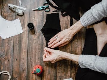 couture main ou machine à coudre